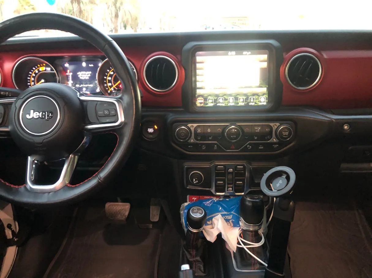 Car image 17