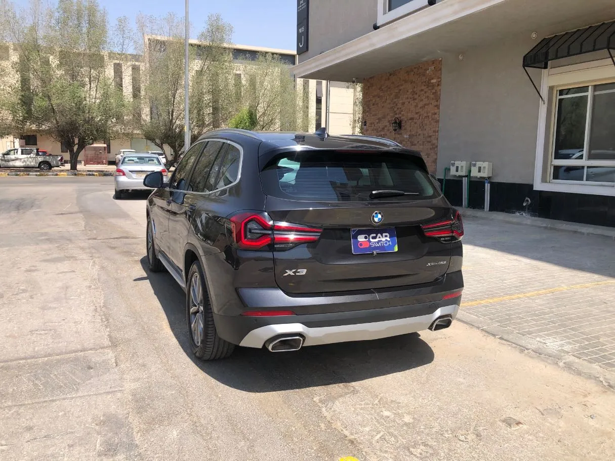 Car image 7