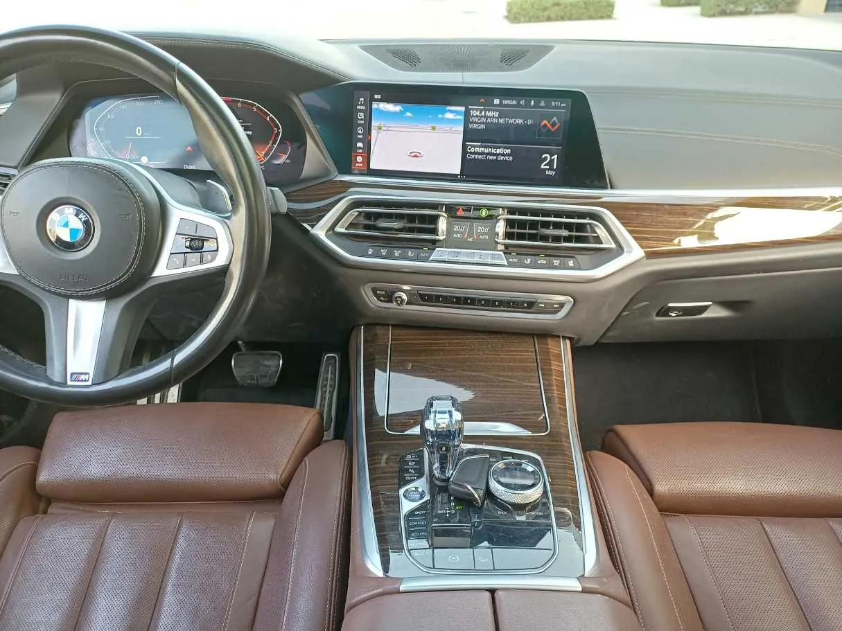 Car image 15