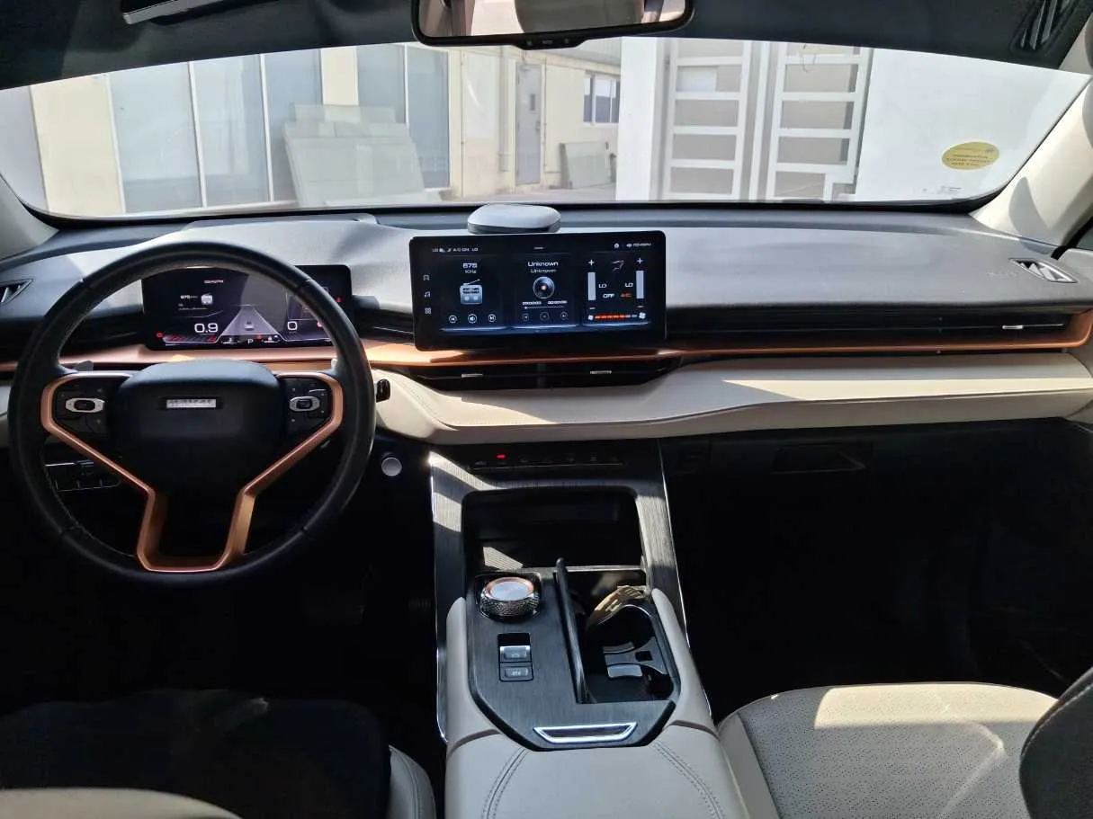 Car image 17