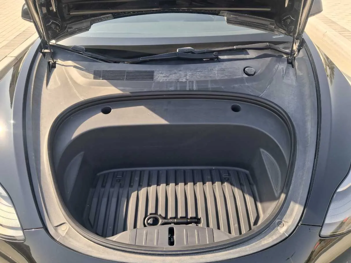 Car image 23