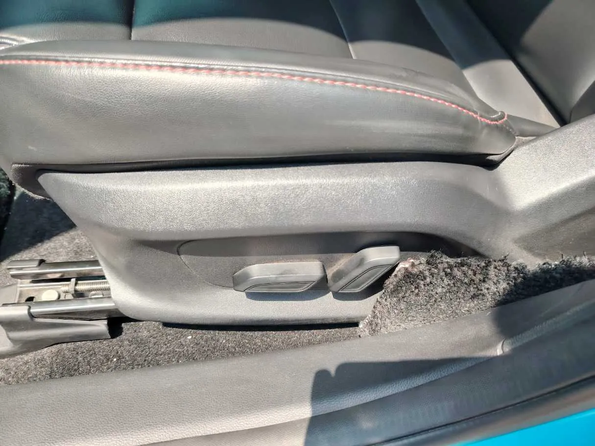 Car image 36