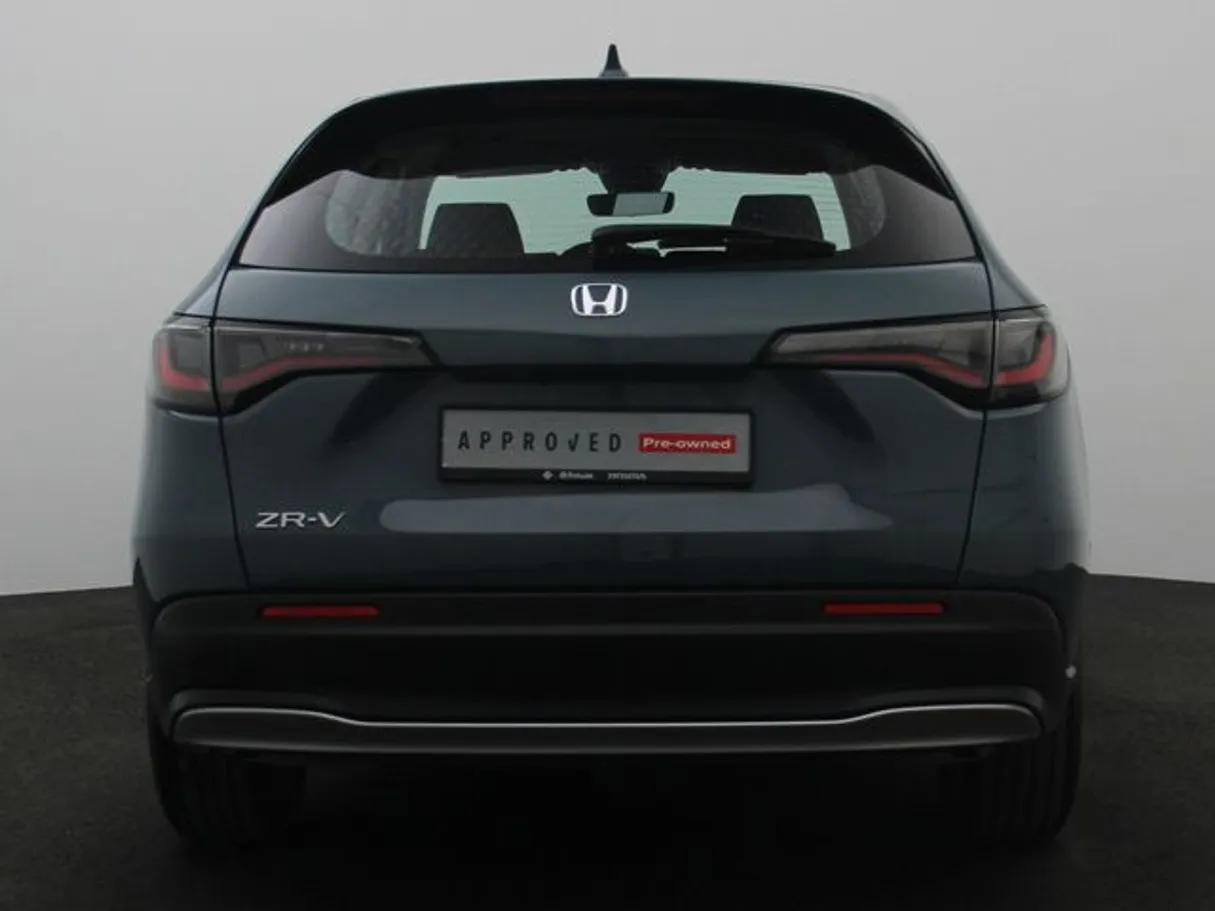 Car image 11
