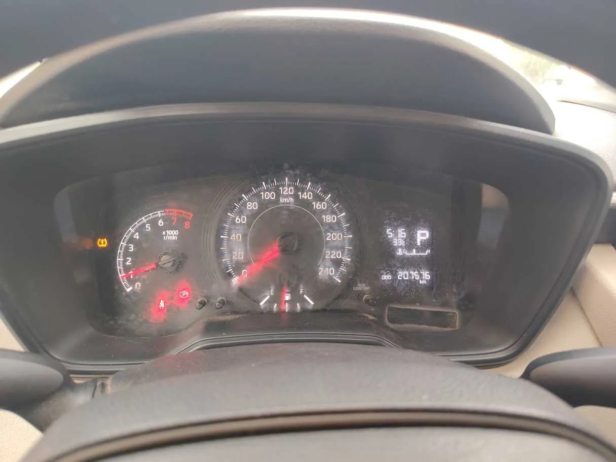 Car image 21