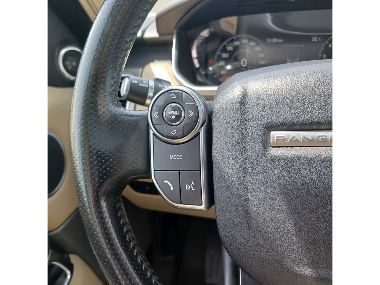 Car image 30
