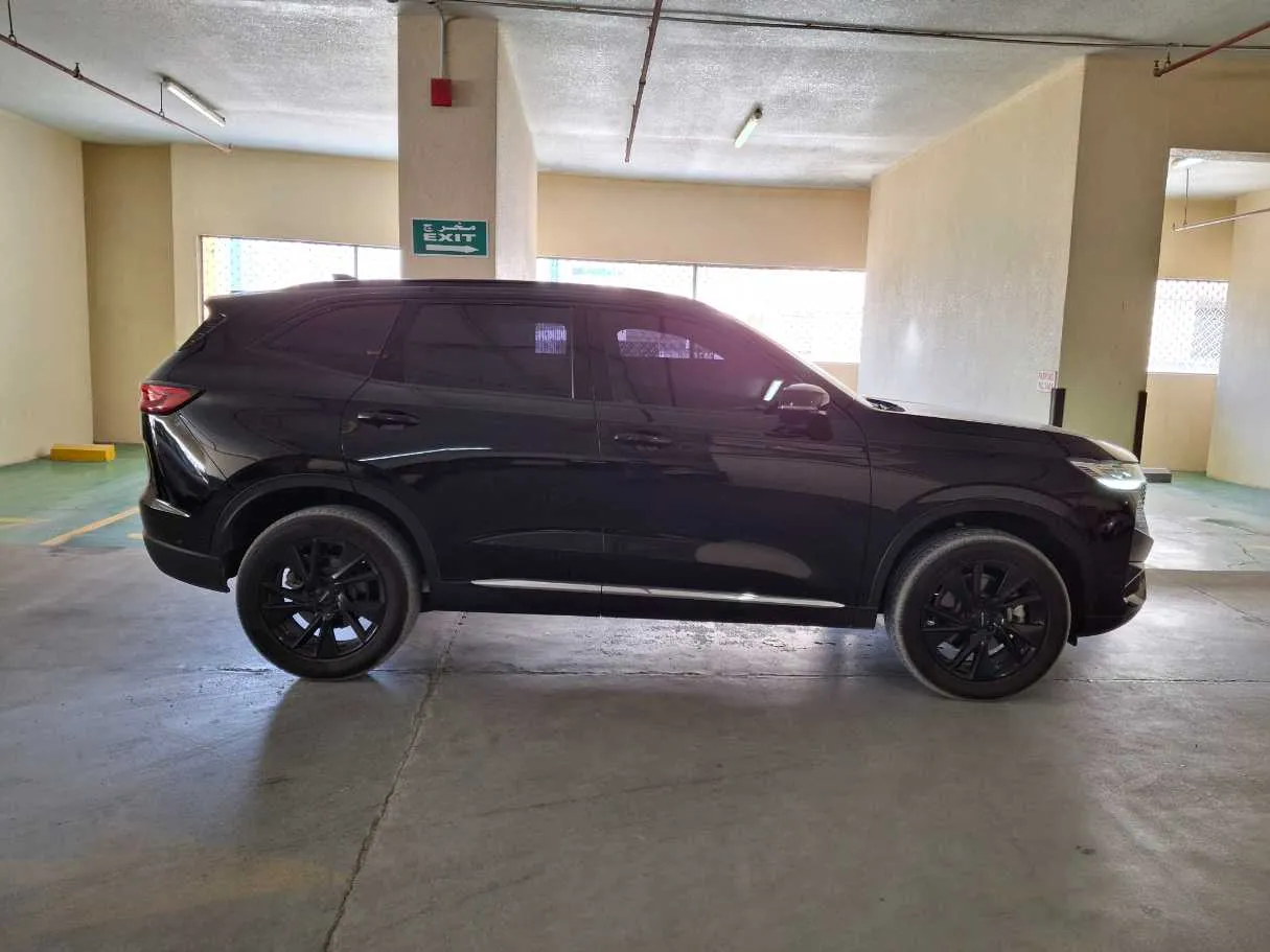 Car image 8