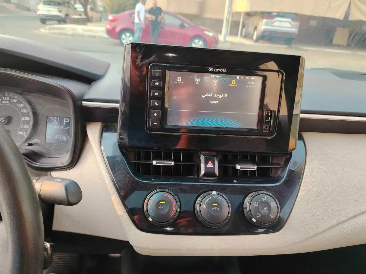 Car image 25