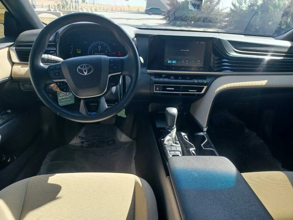 Car image 16