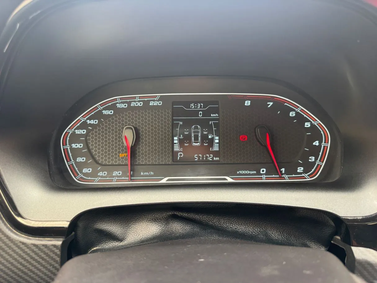 Car image 18