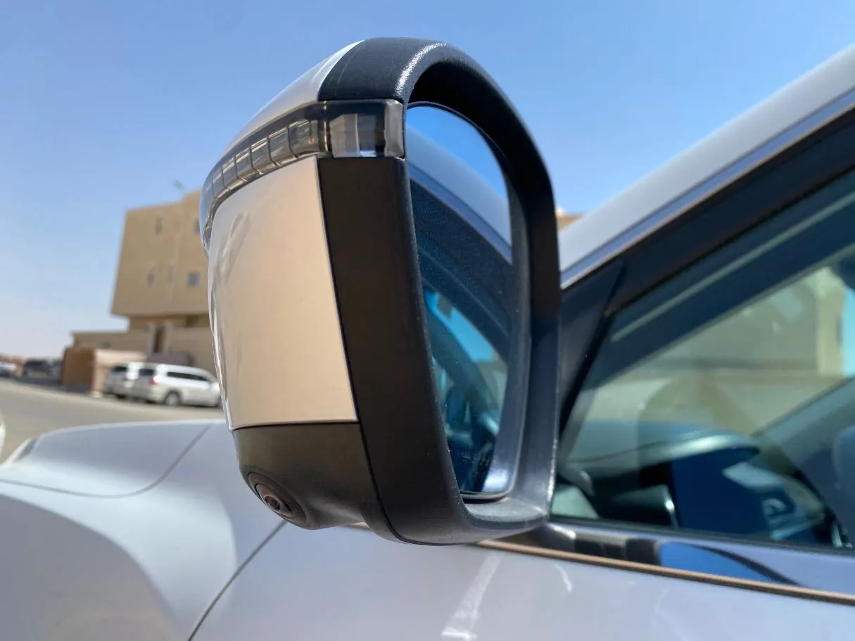 Car image 23