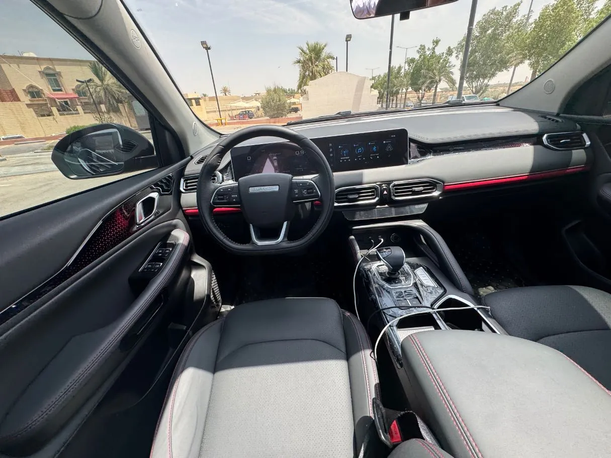 Car image 16