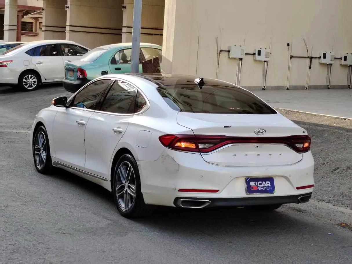 Car image 7