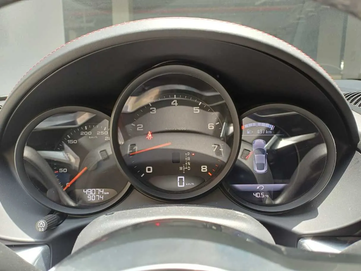 Car image 16