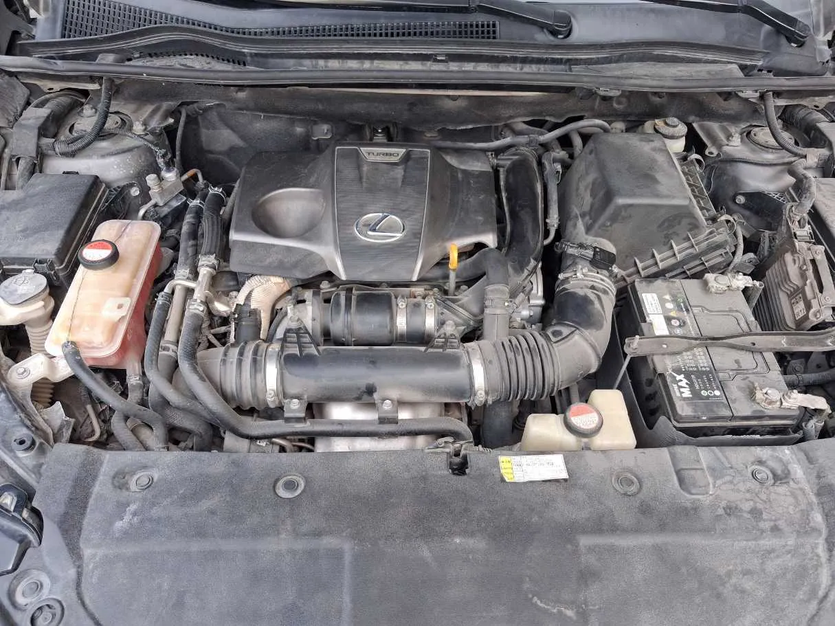 Car image 19