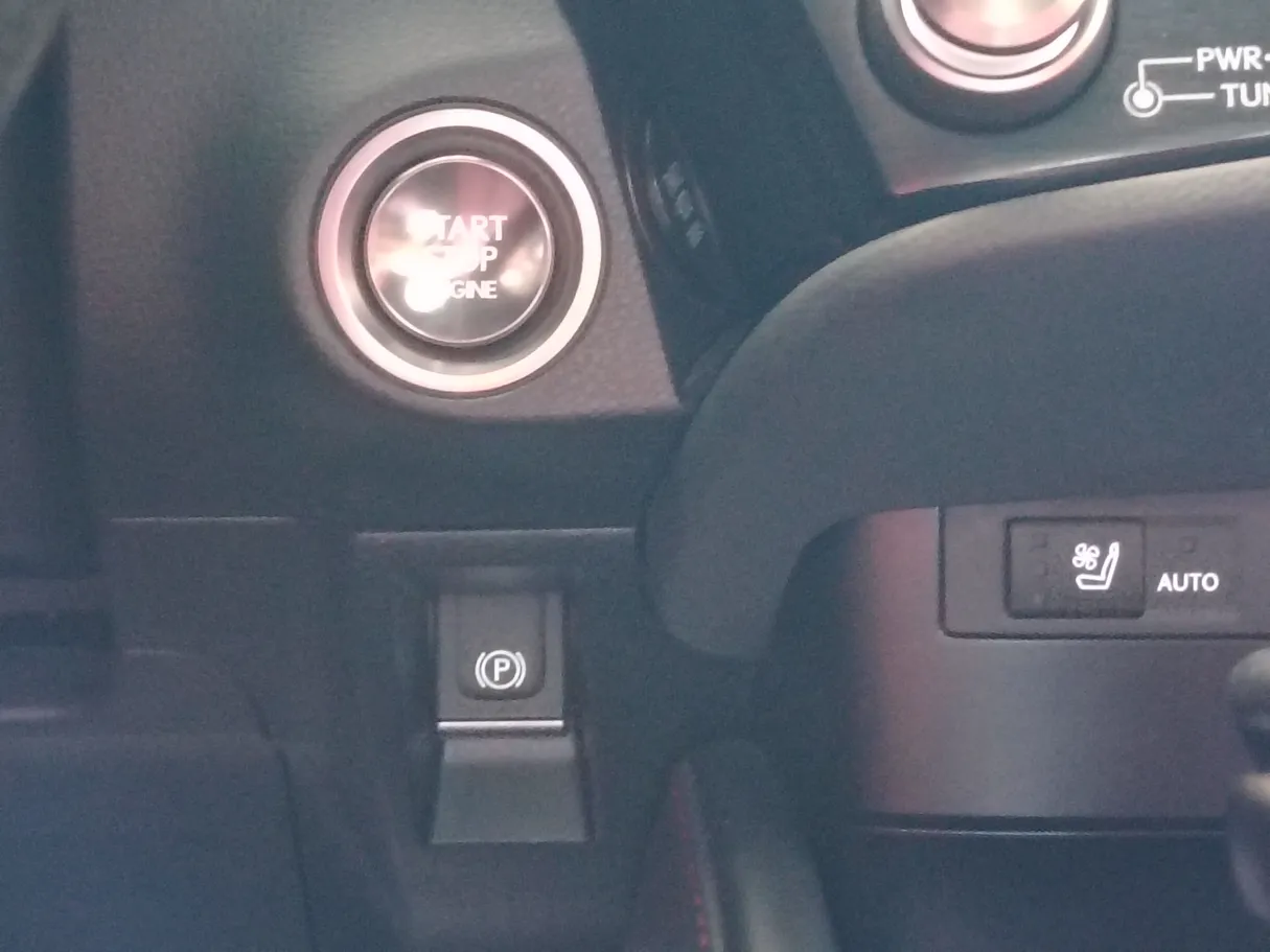 Car image 32