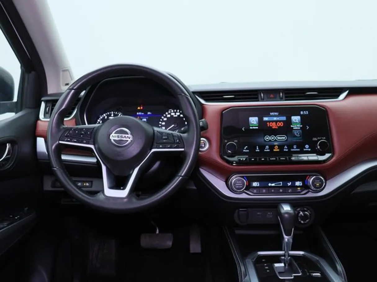 Car image 15