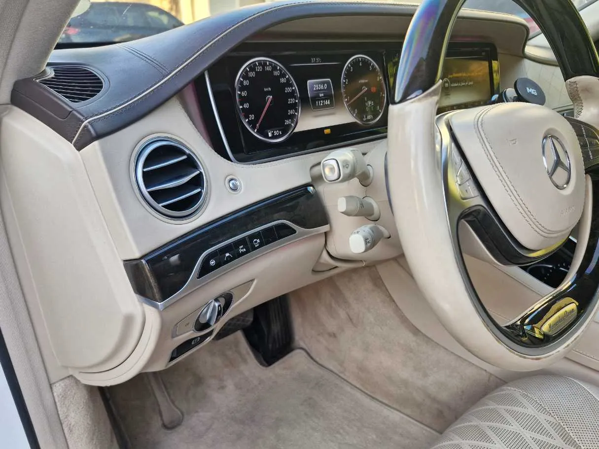 Car image 23