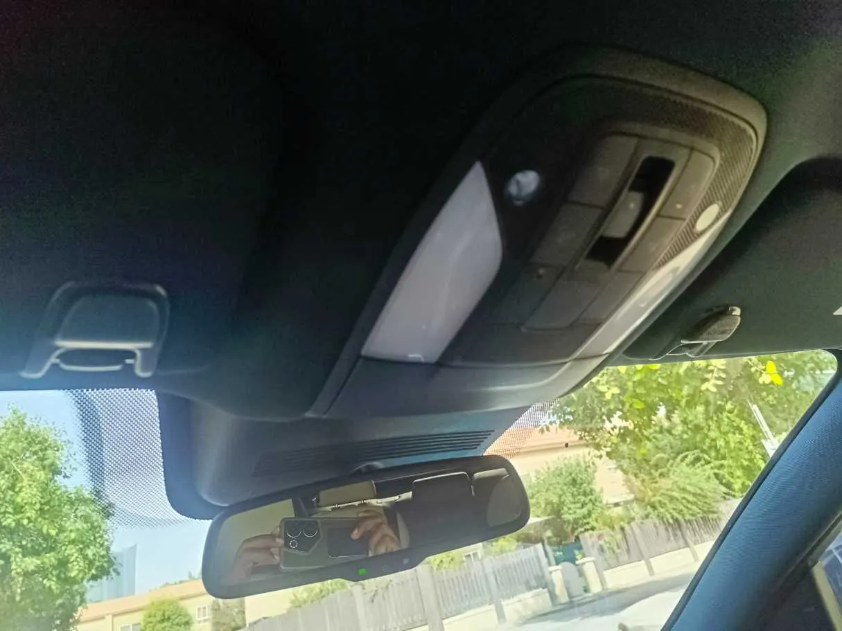 Car image 30