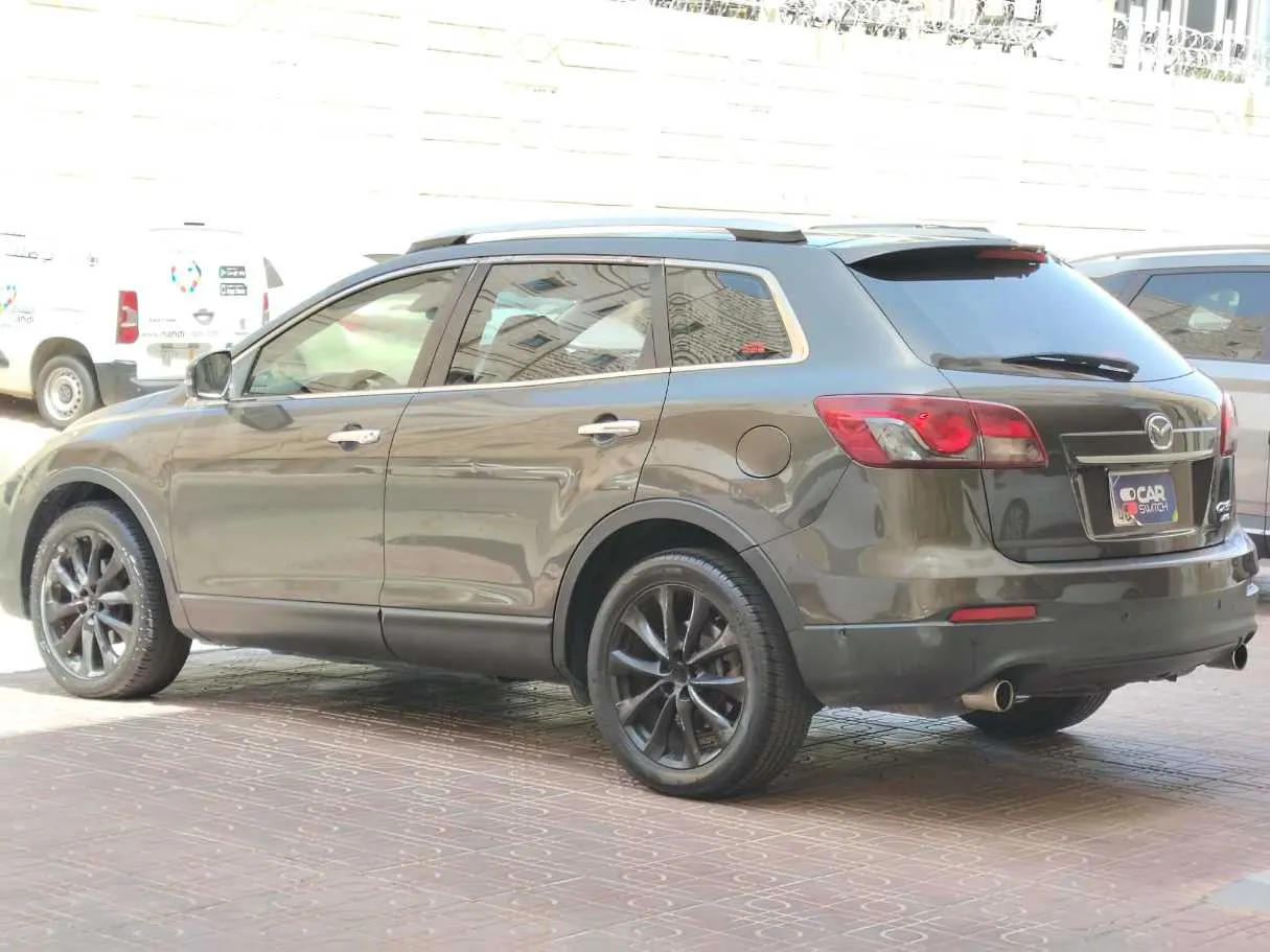 Car image 8