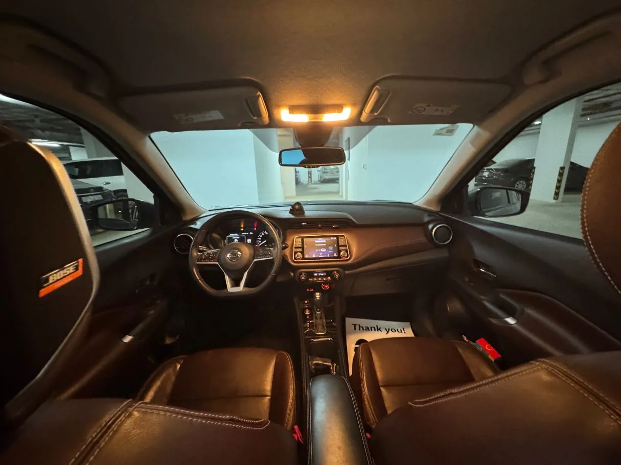Car image 14