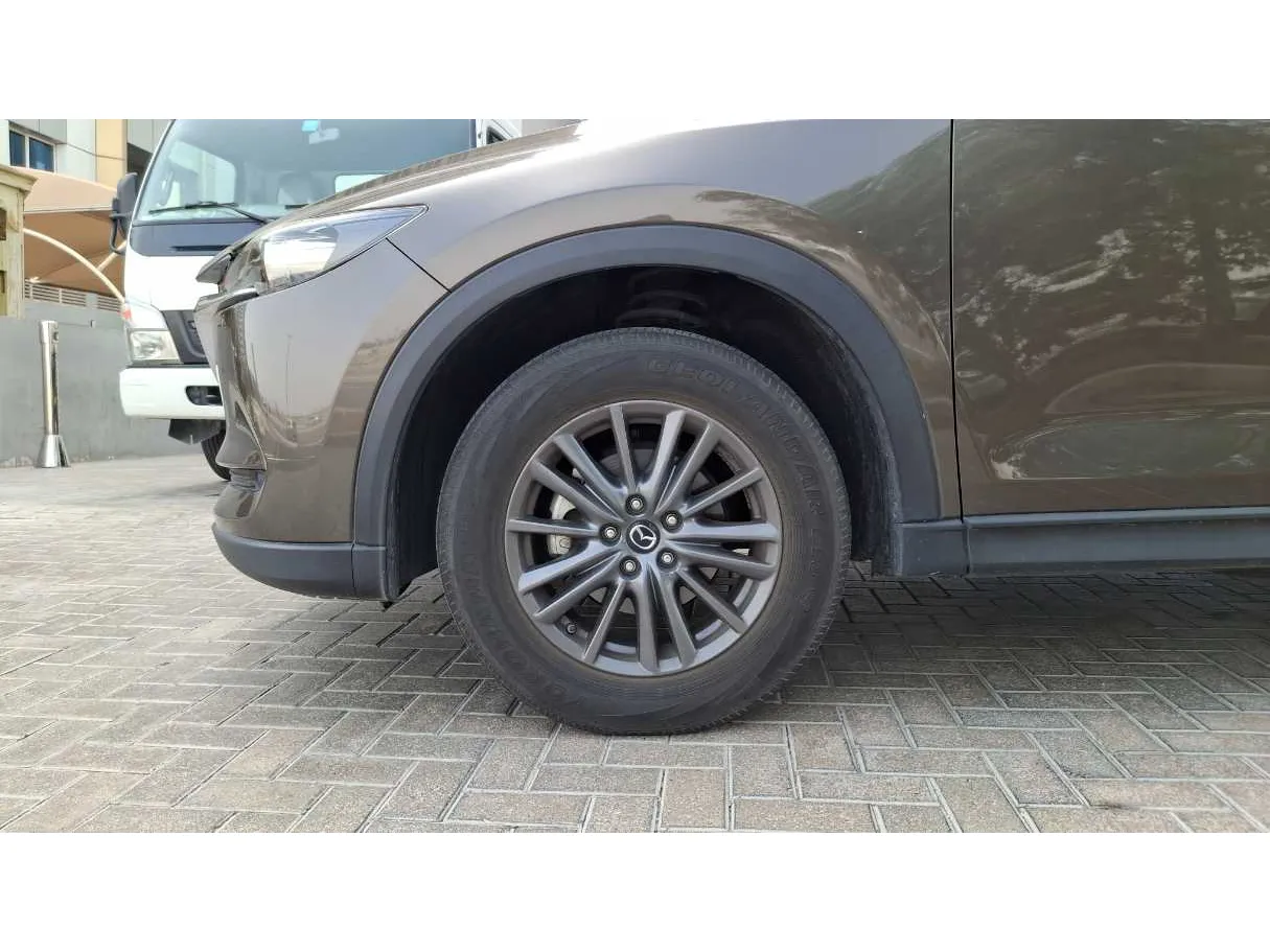Car image 9