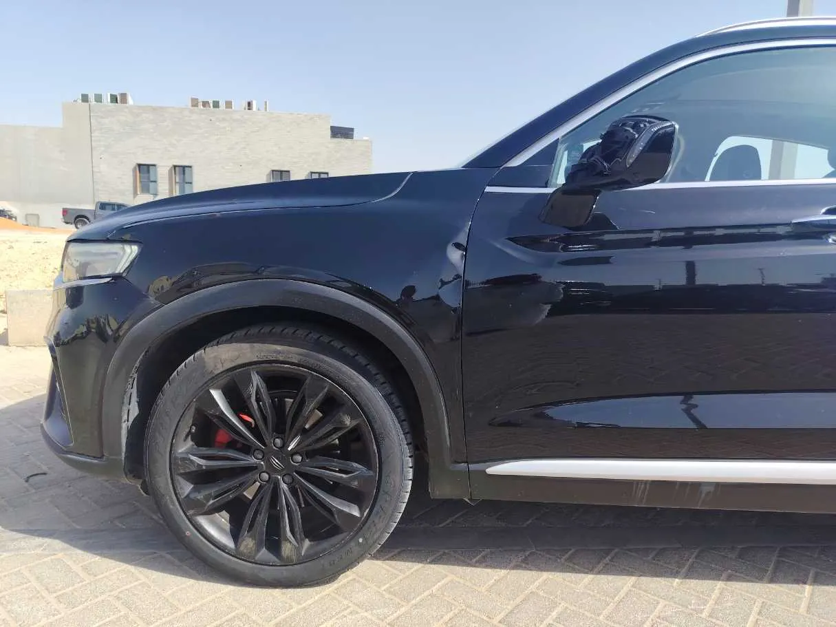 Car image 9