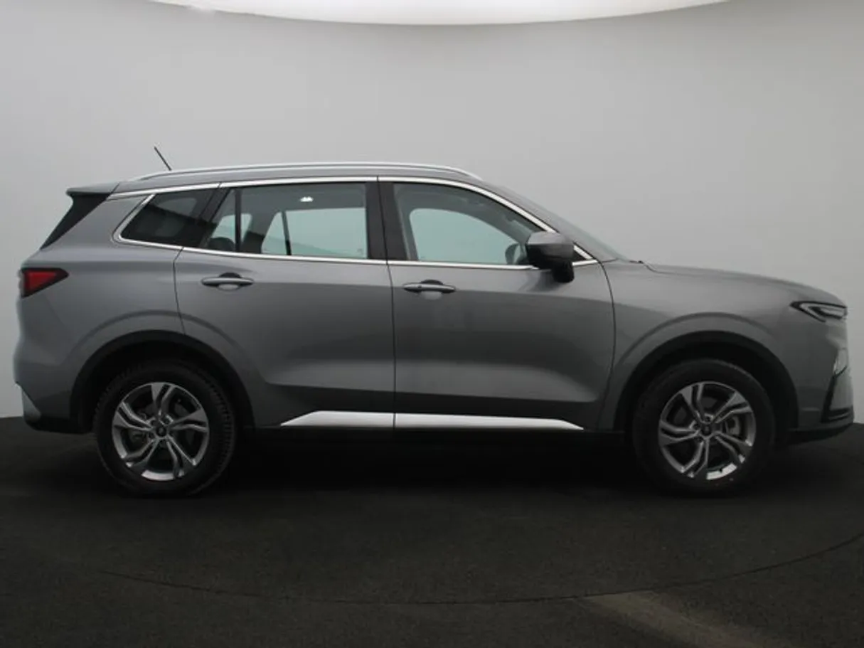 Car image 13