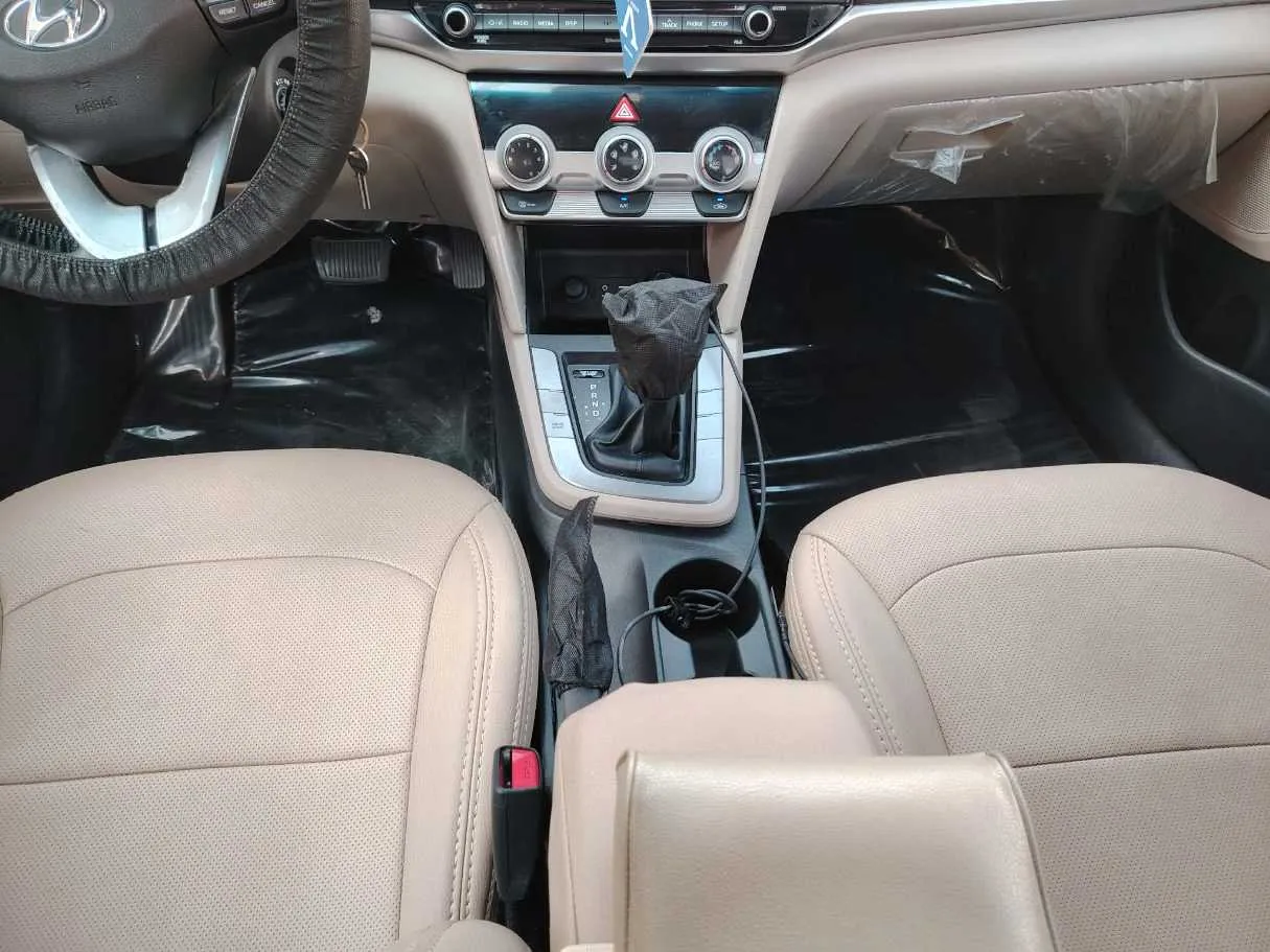 Car image 23