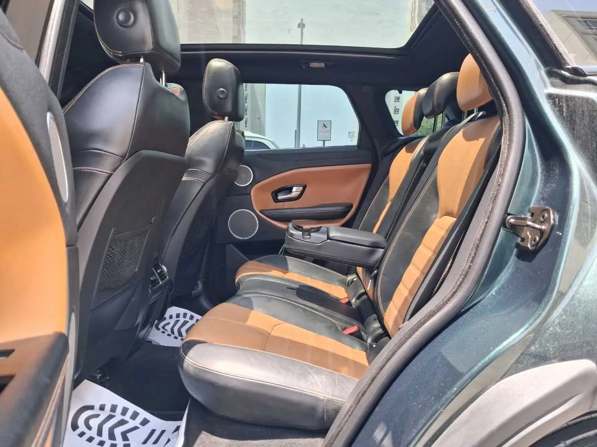 Car image 13