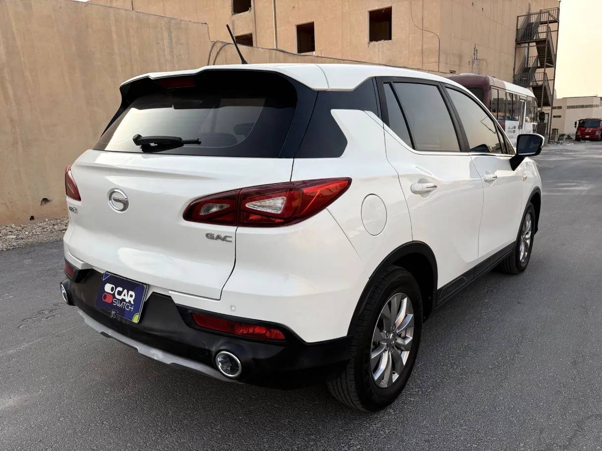 Car image 5