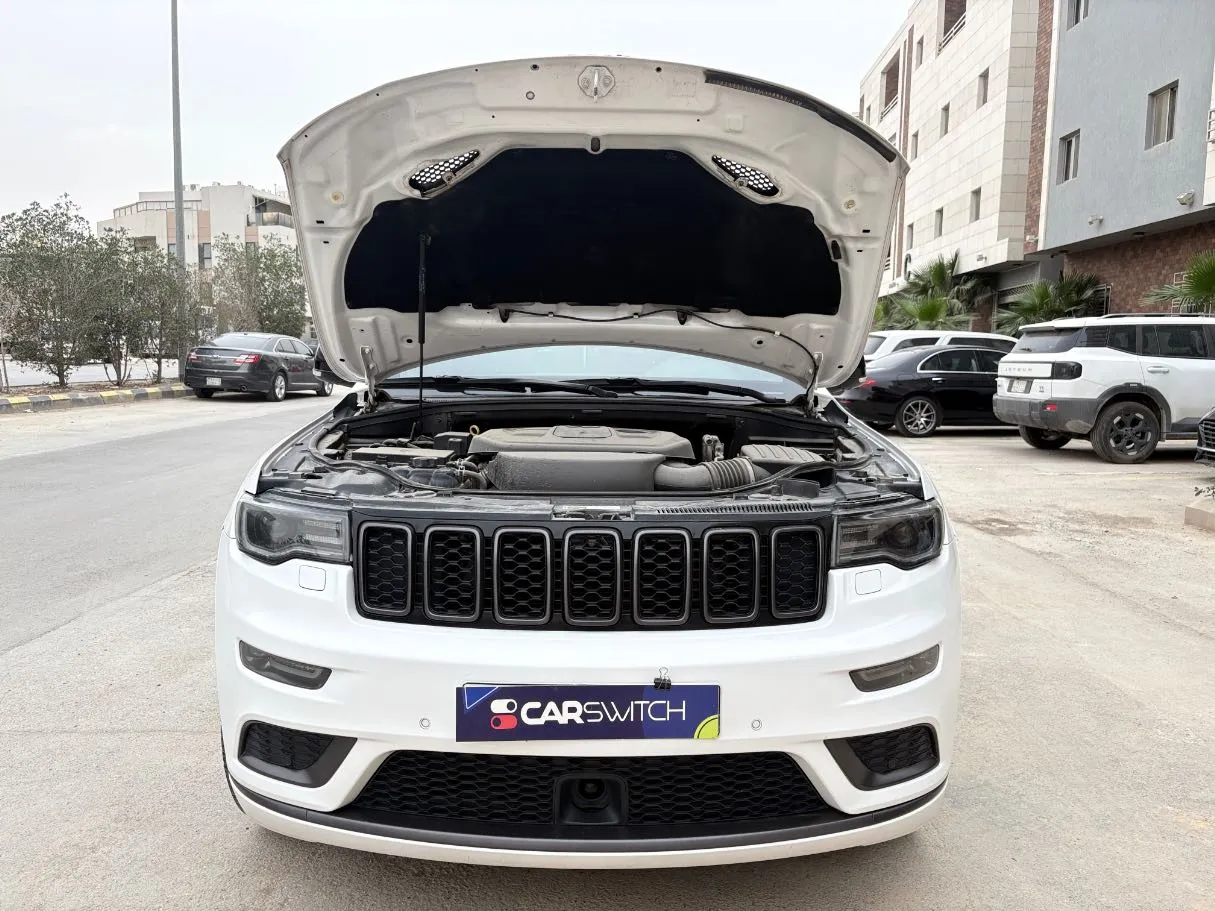 Car image 30
