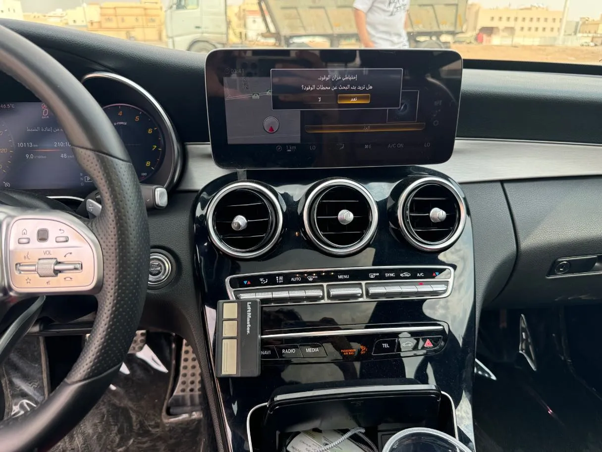 Car image 19