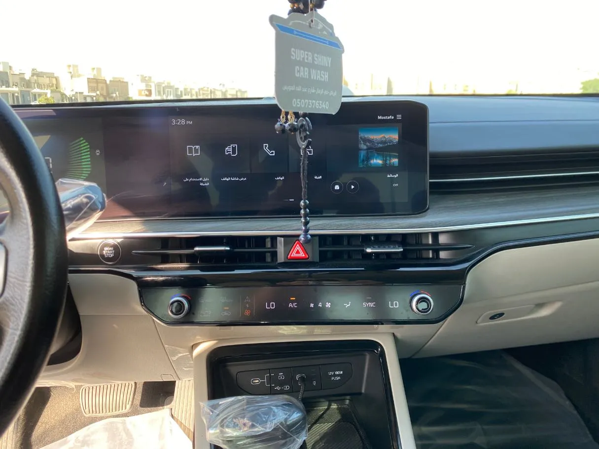 Car image 17