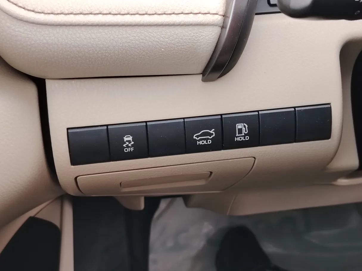 Car image 28