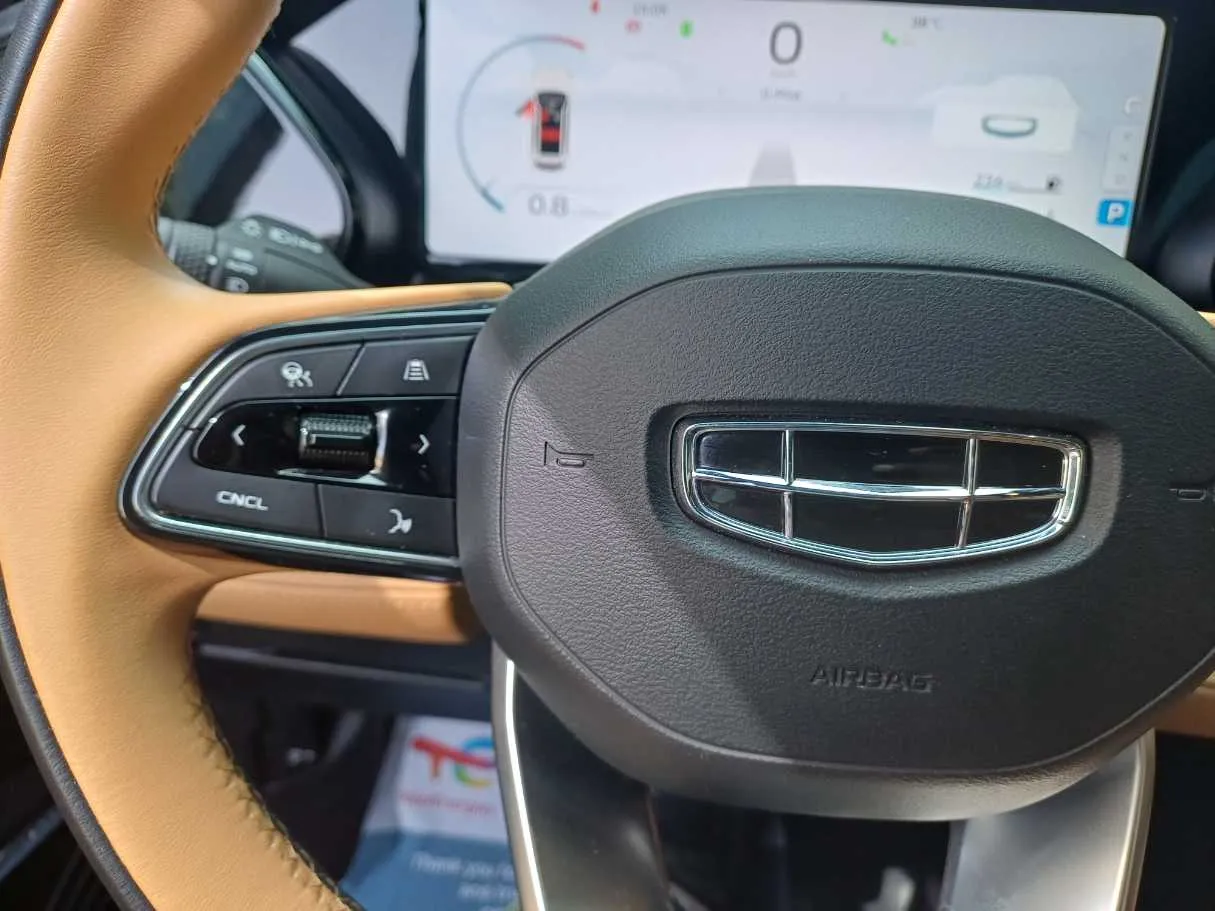 Car image 23