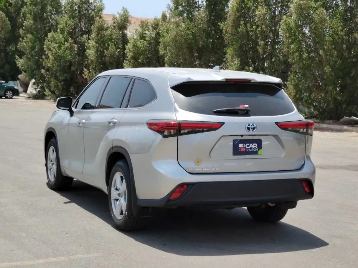 Car image 7