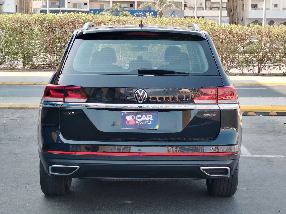 Car image 6
