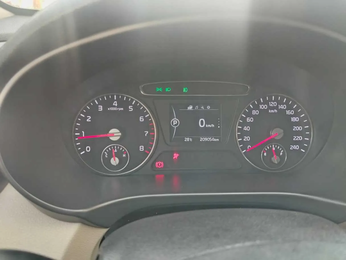 Car image 25