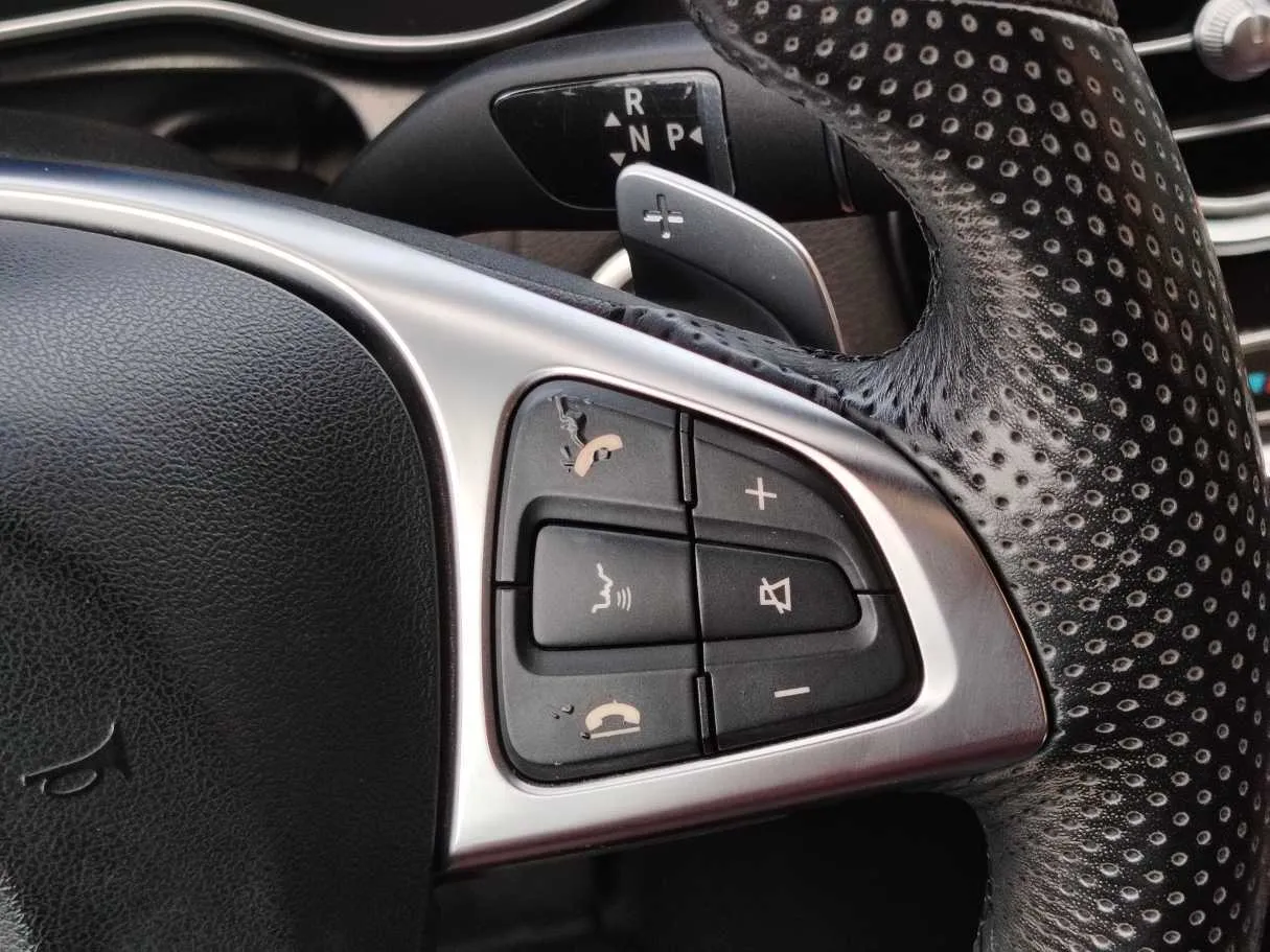 Car image 29