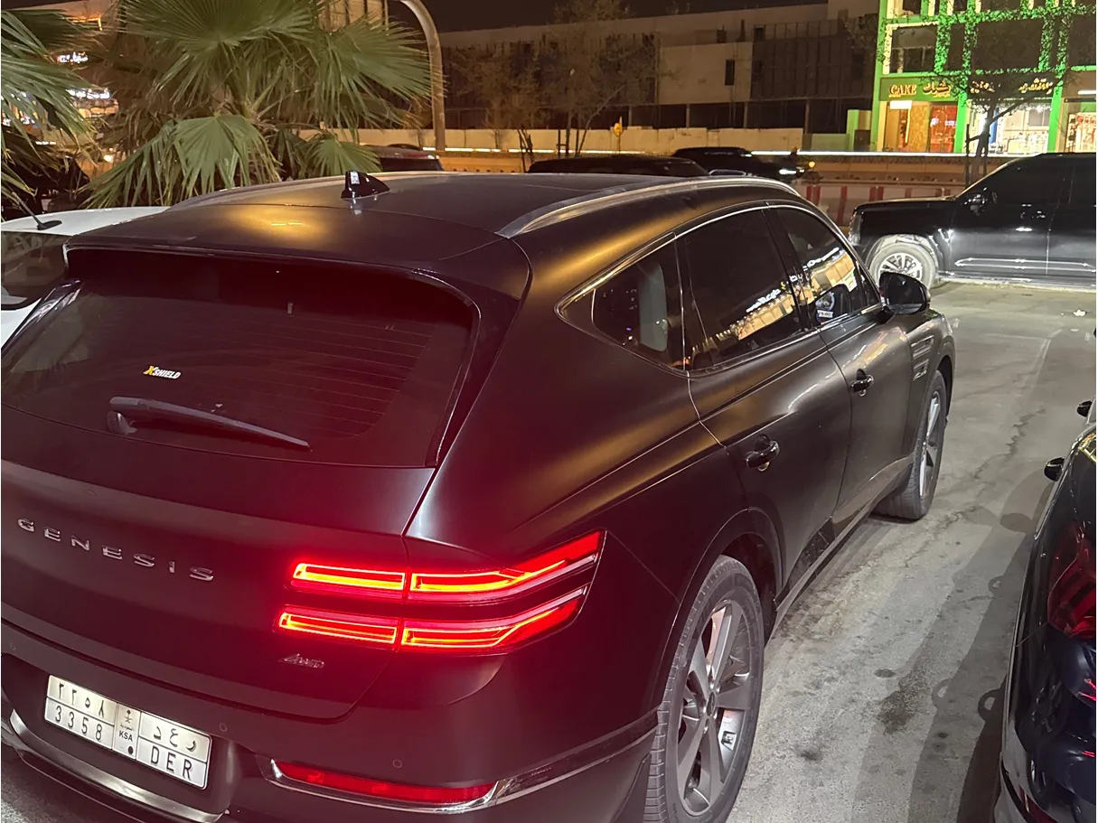 Car image 3