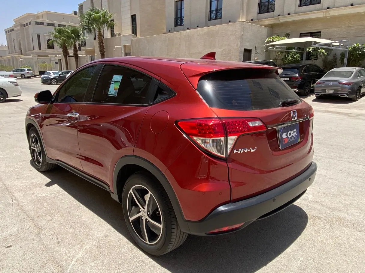 Car image 7