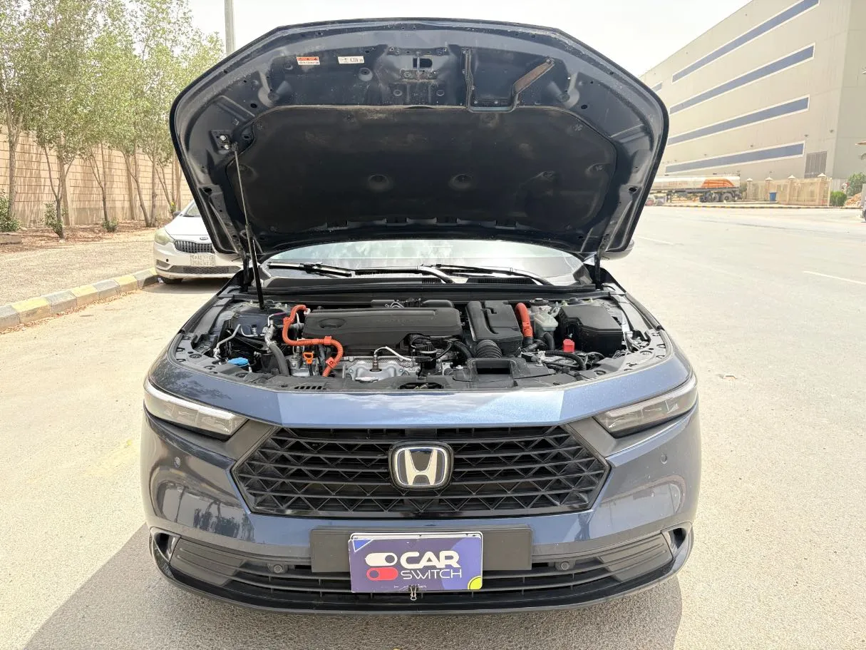 Car image 30