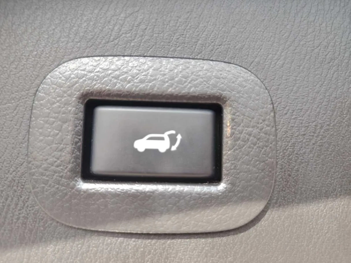 Car image 42