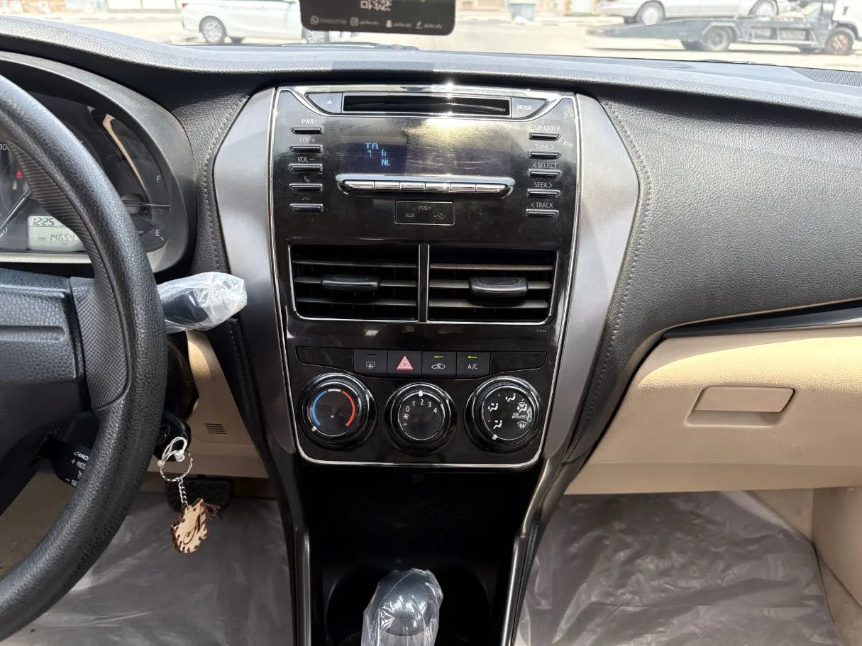Car image 20