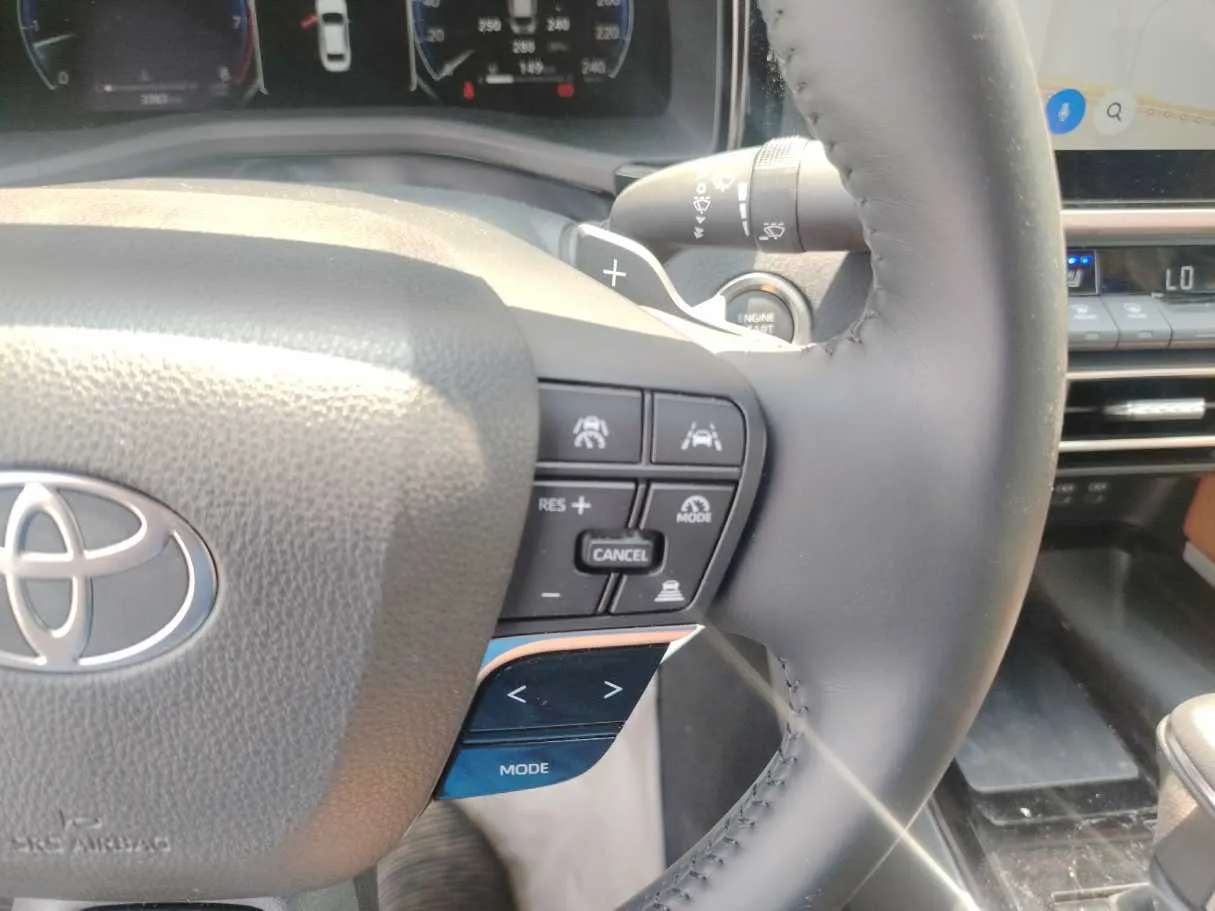 Car image 37