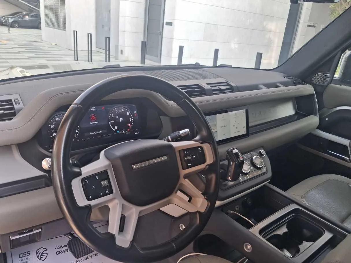 Car image 11