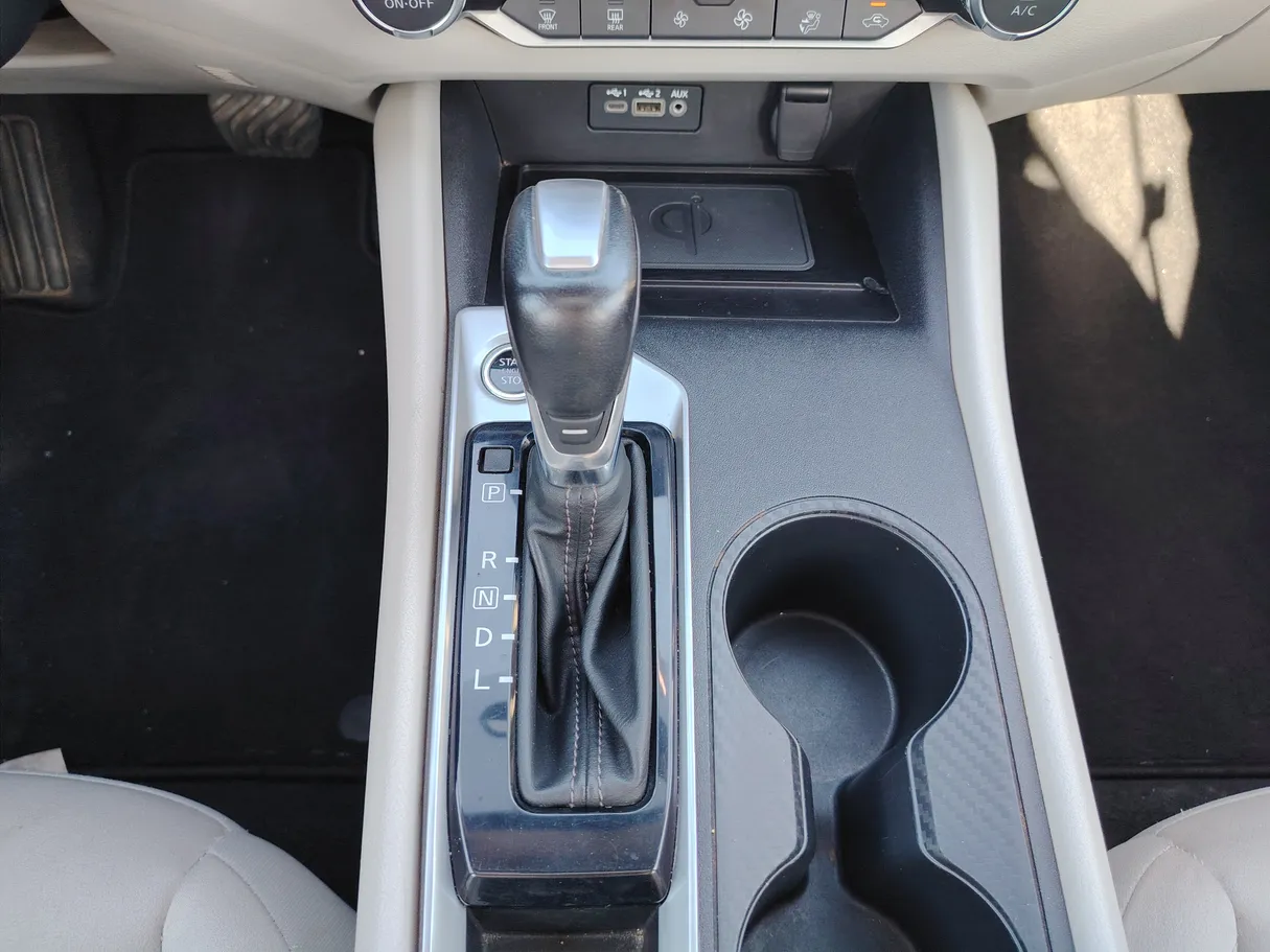 Car image 28