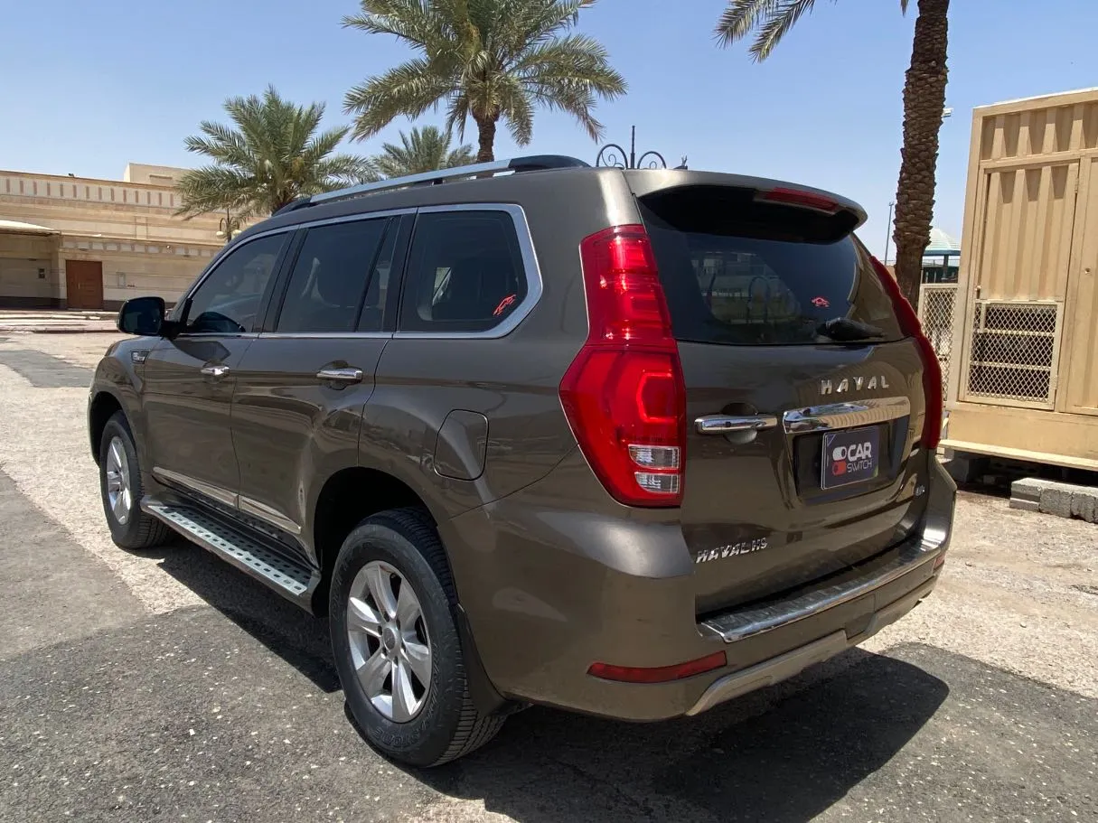 Car image 7