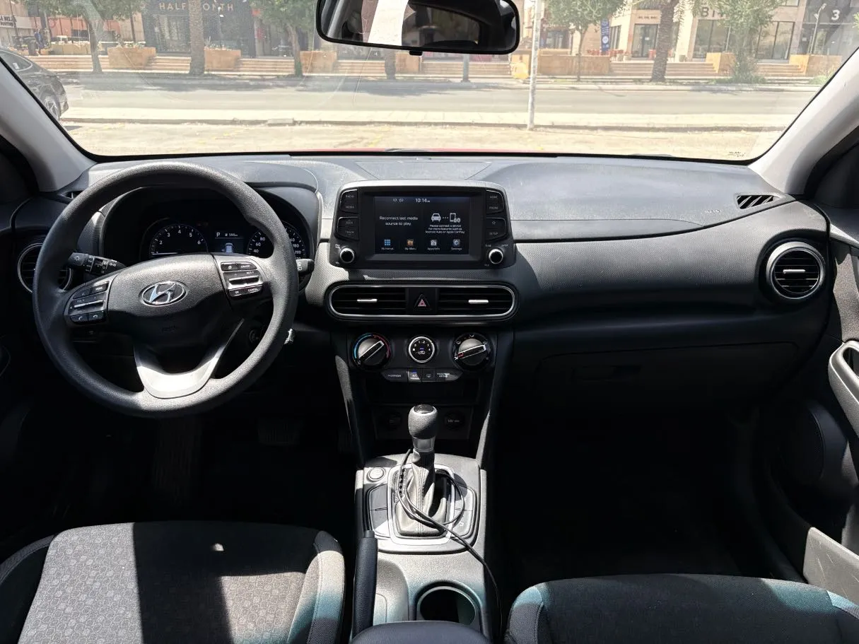 Car image 18