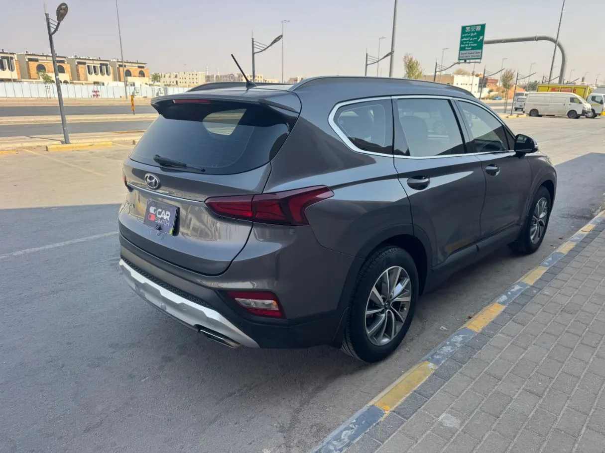 Car image 5